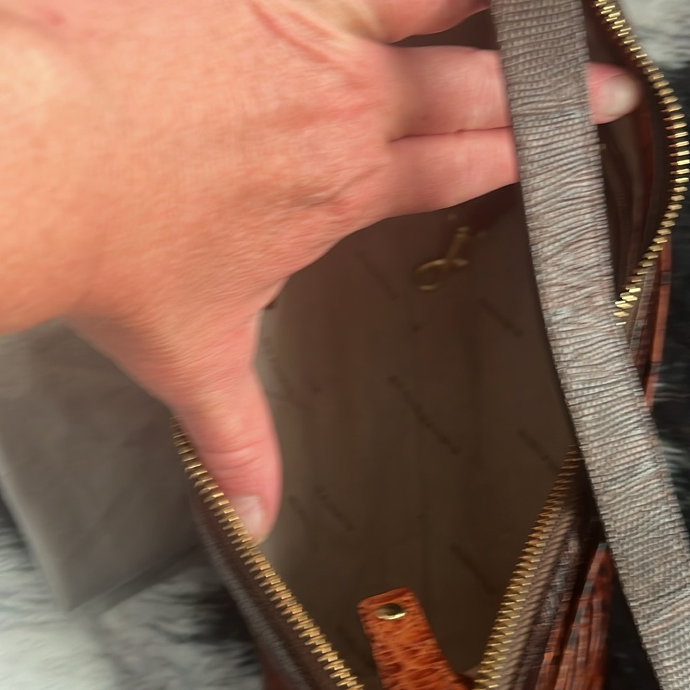 Brahmin- Two Tone Handbag Like New - image 6